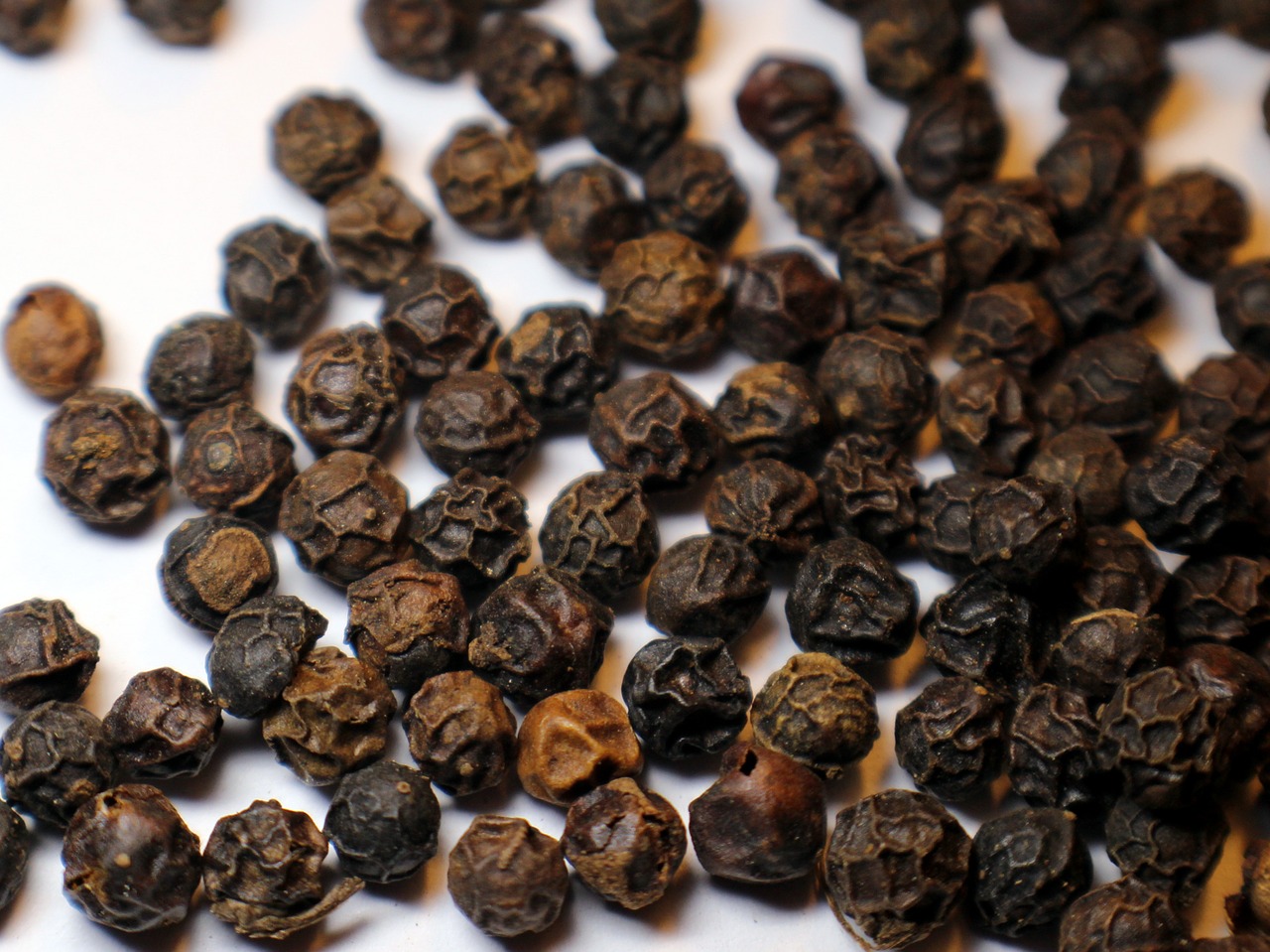 peppercorns black about free photo