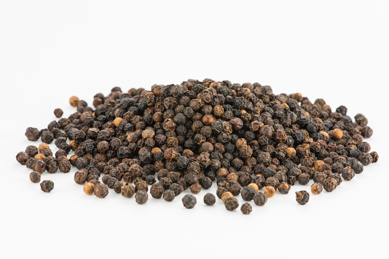 peppercorns  pepper  spices free photo