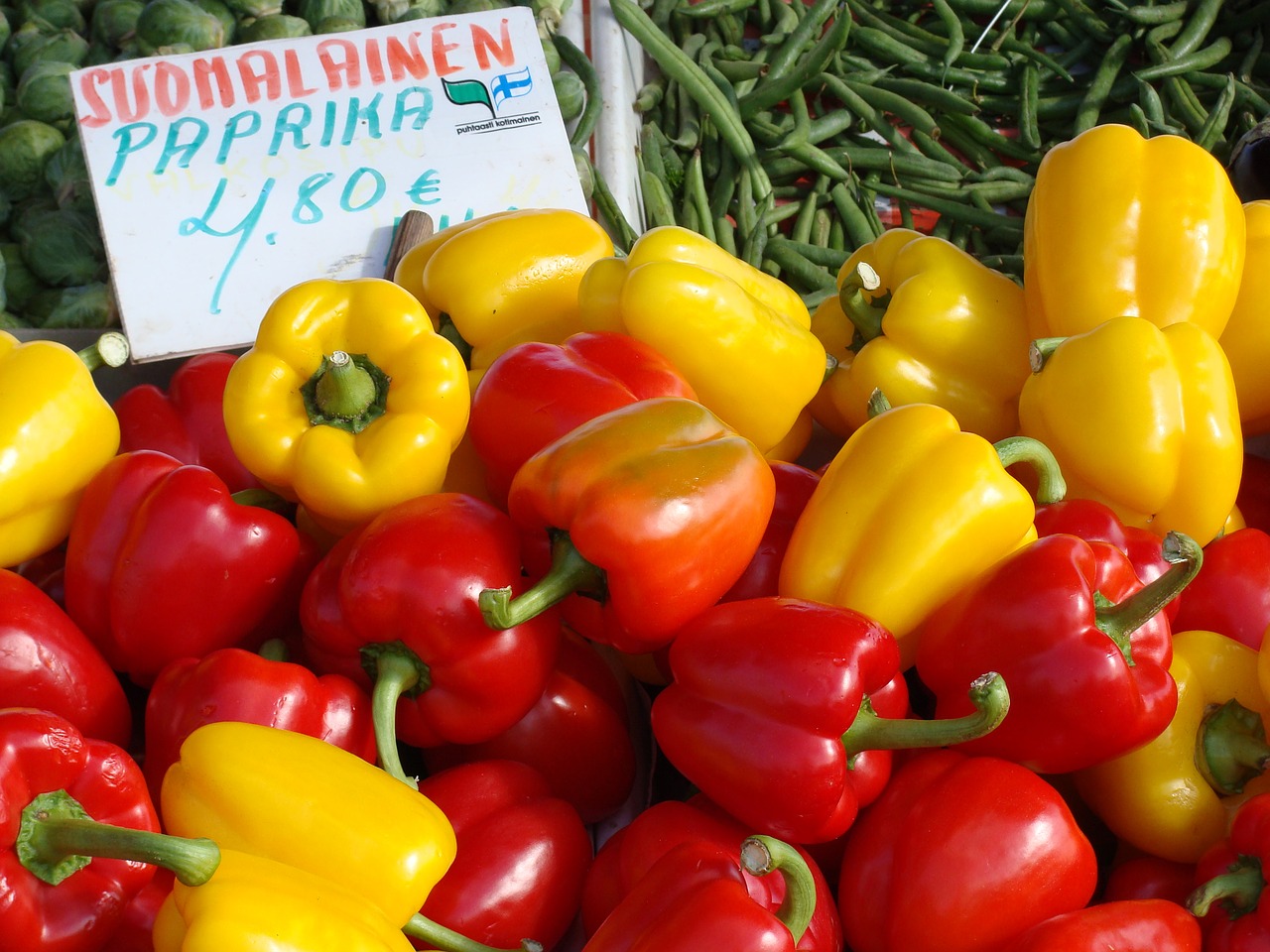 peppers vegetables market trade free photo