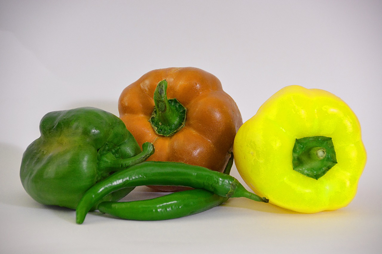 peppers vegetables food free photo