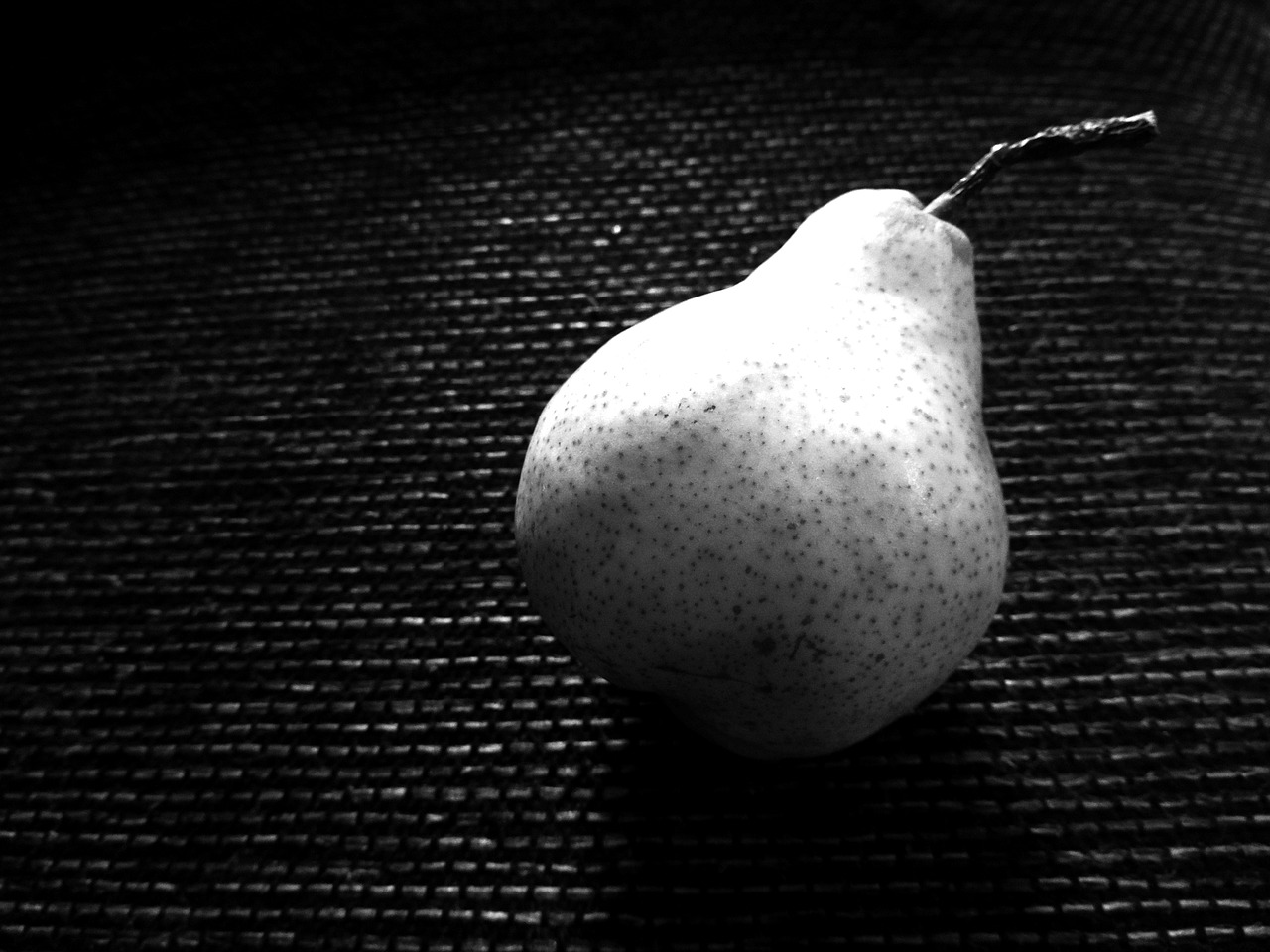pera black and white fruit free photo