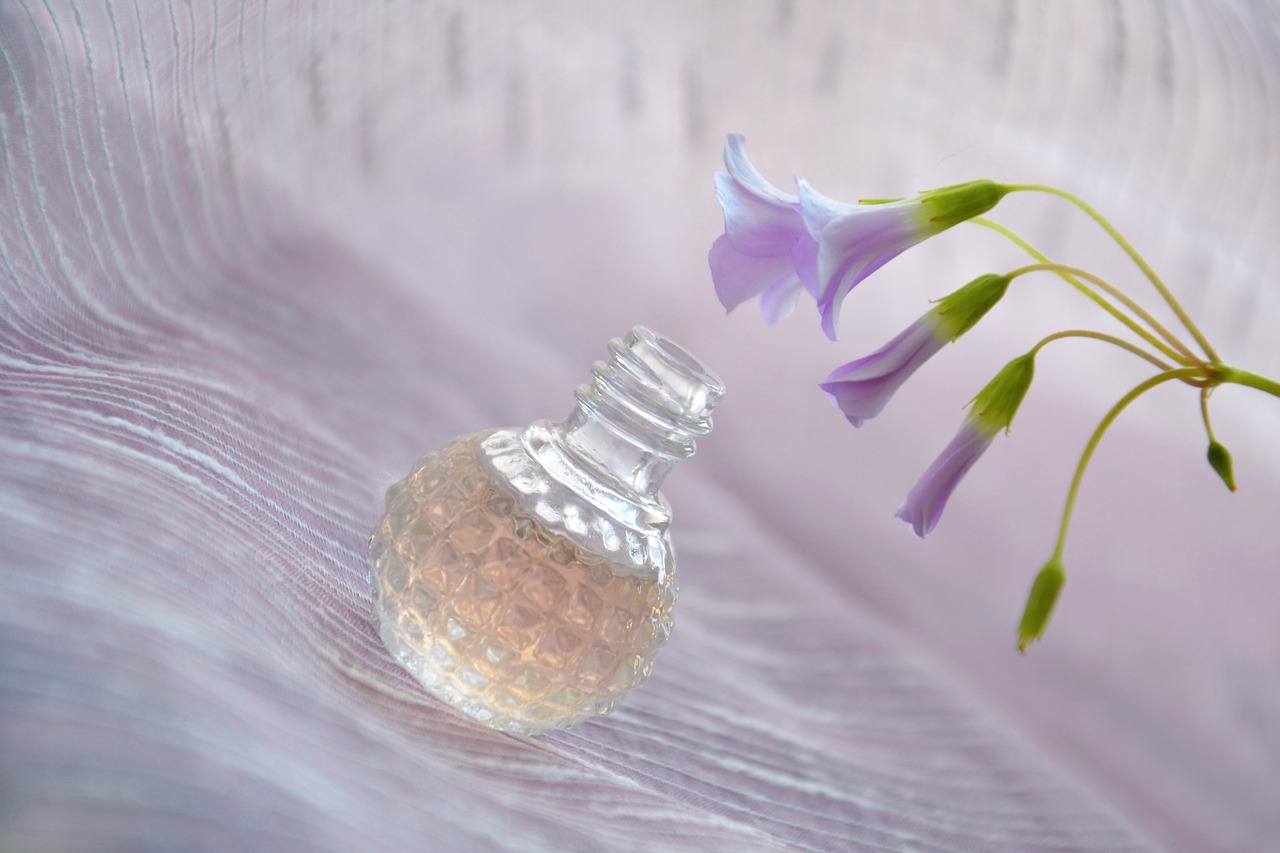 perfume  aroma  bottle free photo