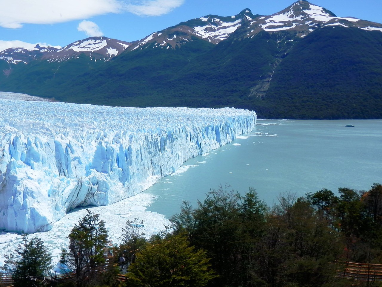 perito moreno glacier argentina free photo