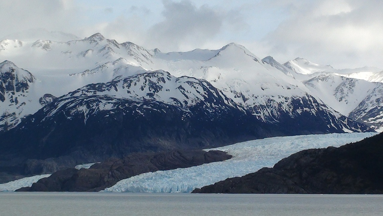 perito moreno glacier patagonia free photo