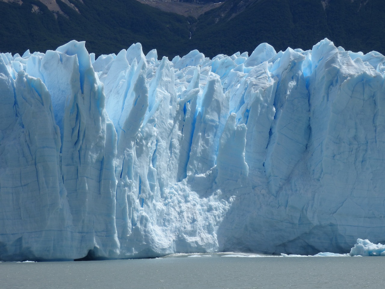 perito moreno glacier ice patagonia free photo