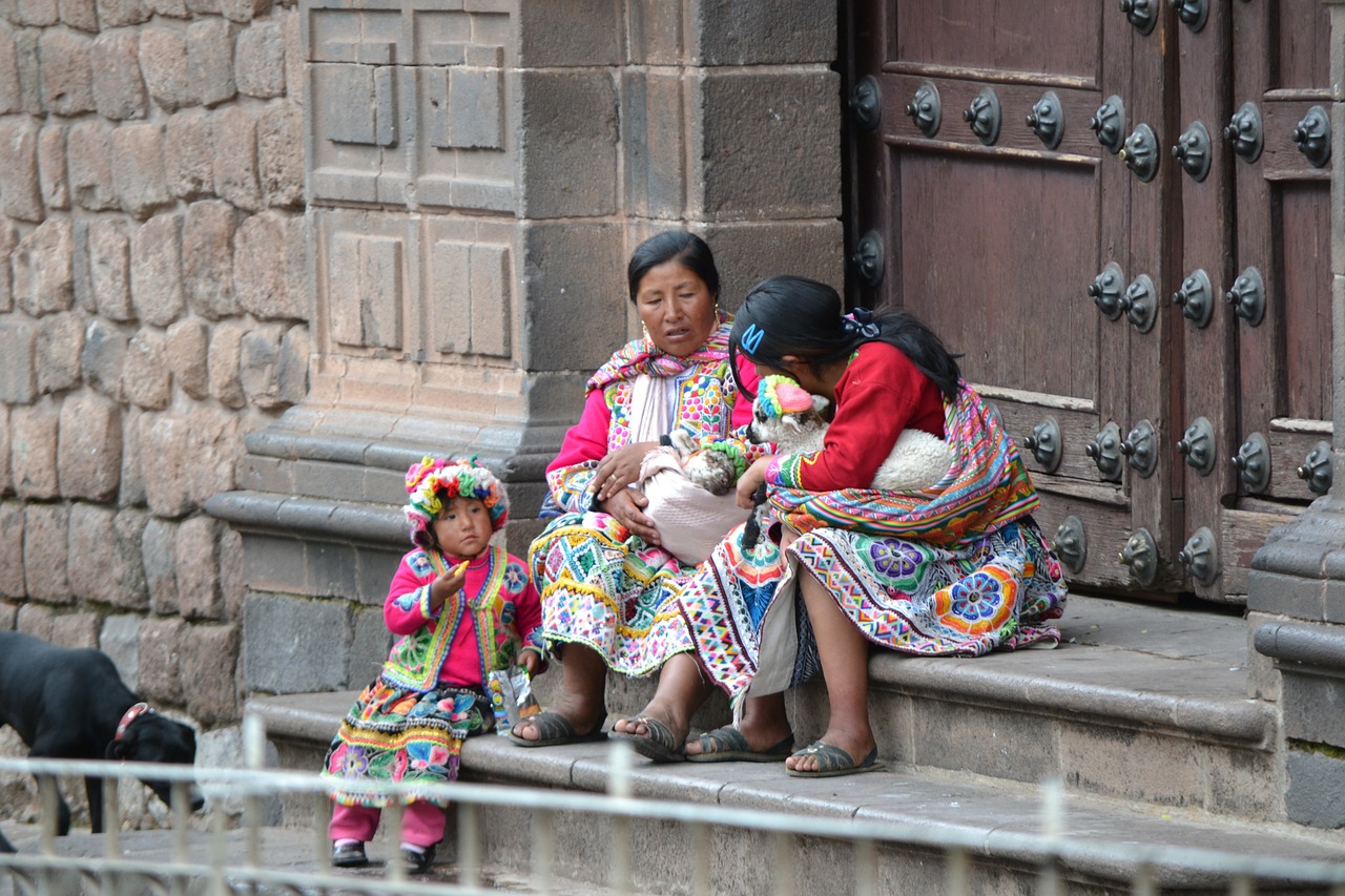 peru colorful women free photo