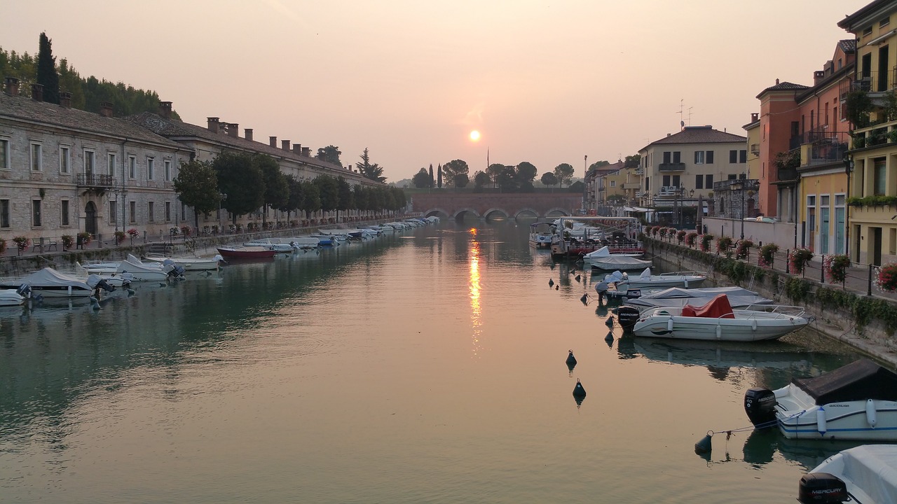 peschiera del garda italy sunrise free photo