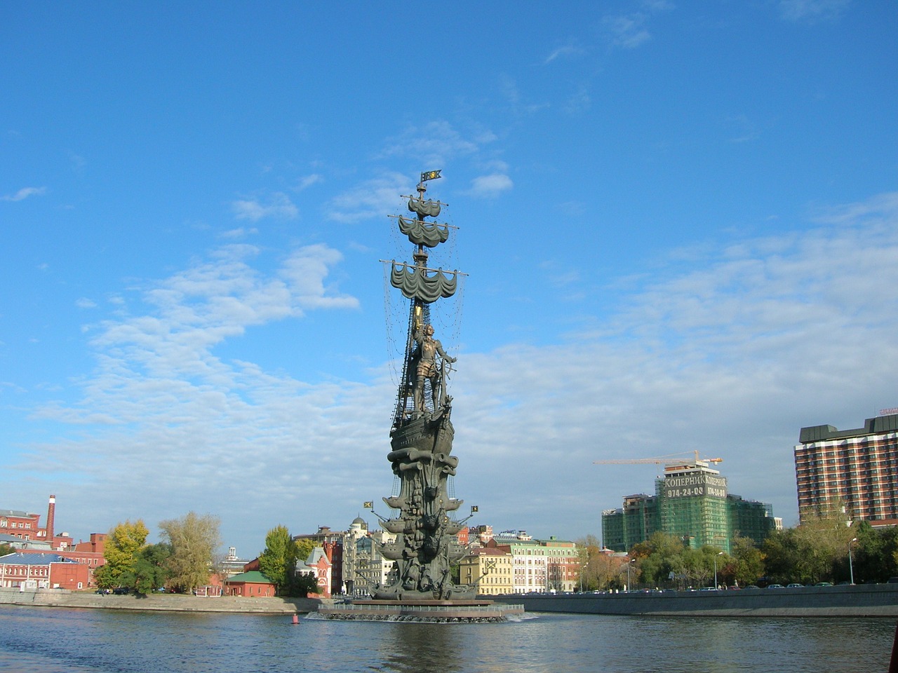 peter the great statue moscow river free photo