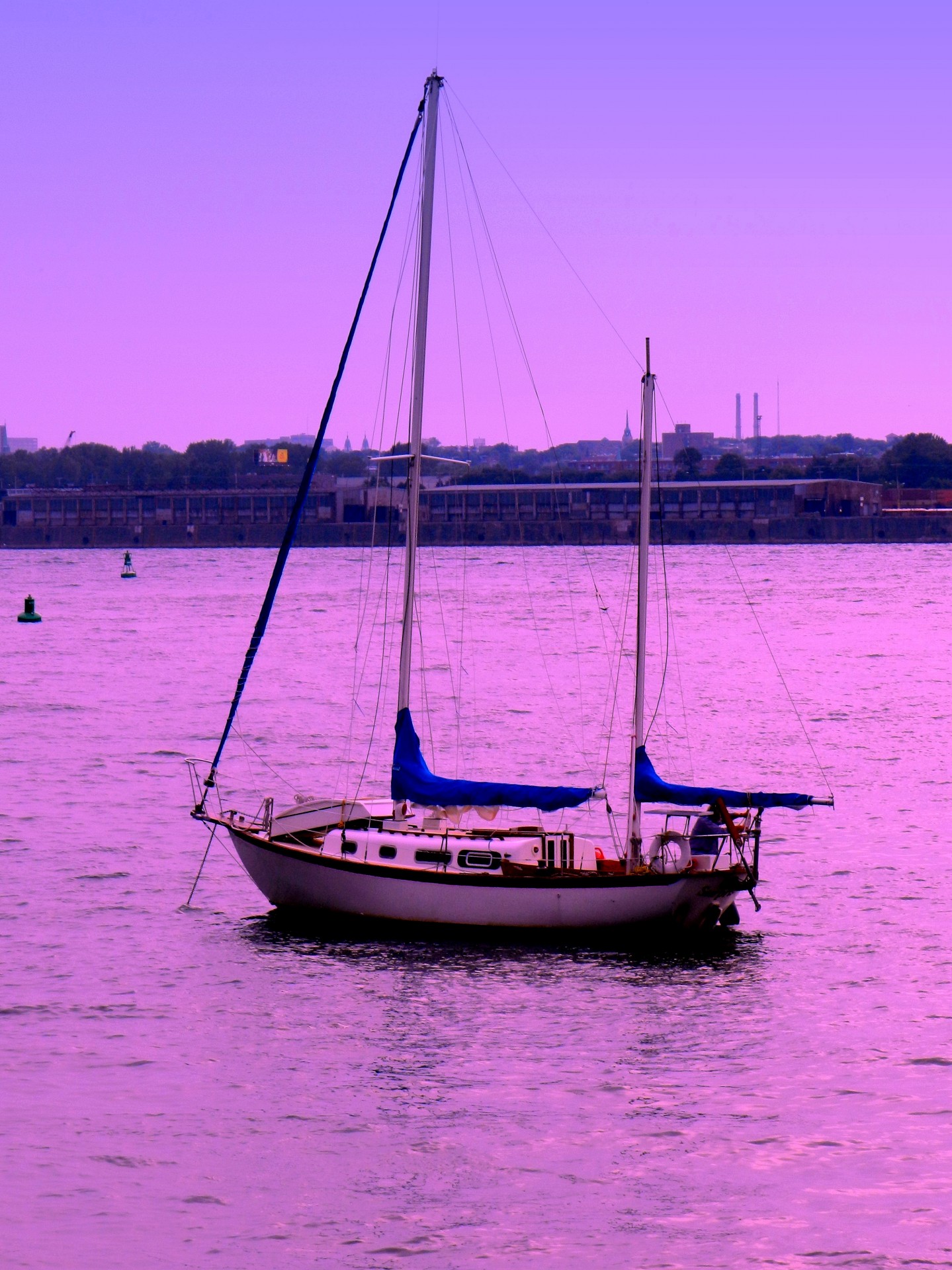boat montreal sailing free photo