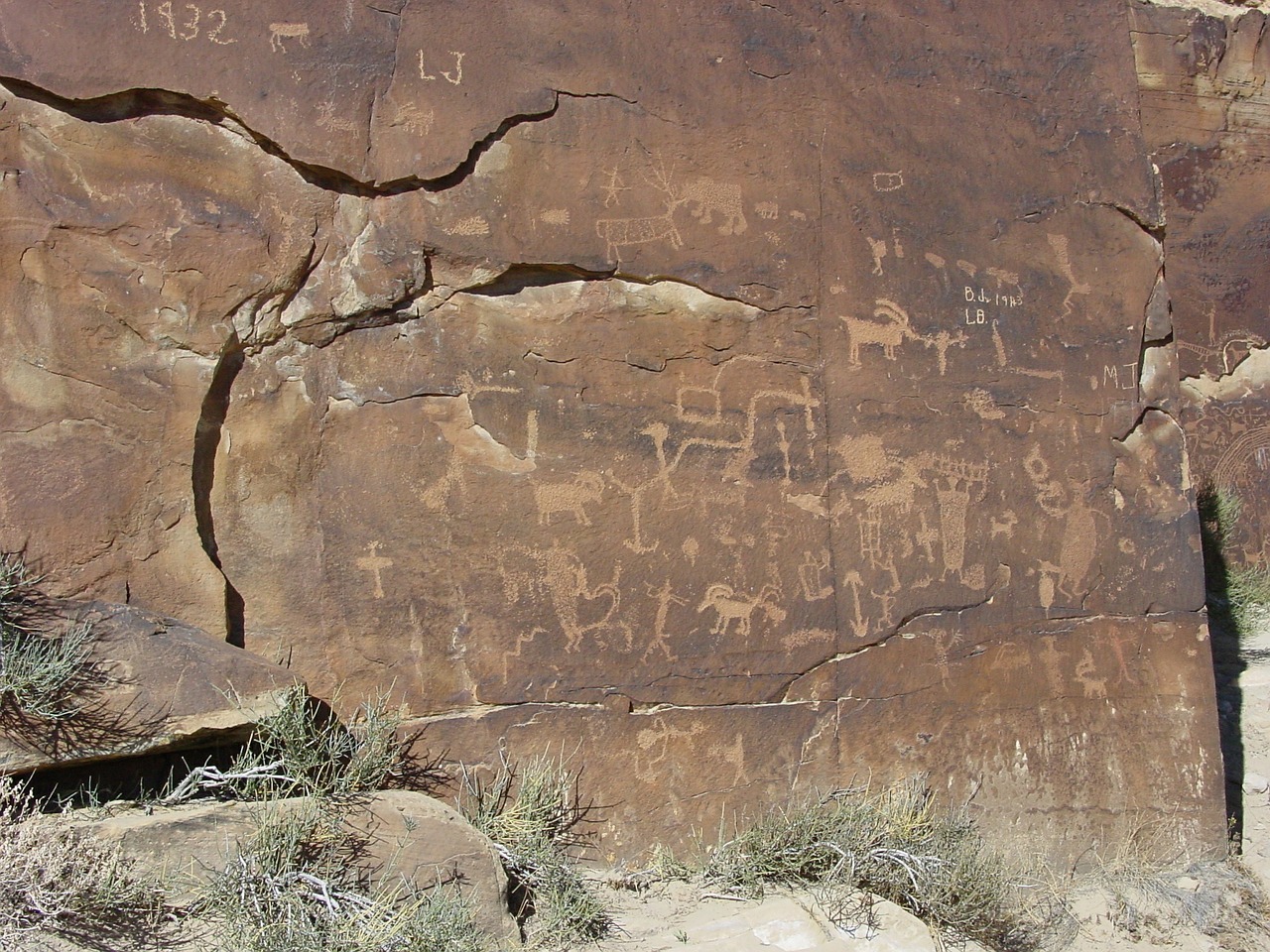 petroglyphs nine-mile canyon carbon county free photo