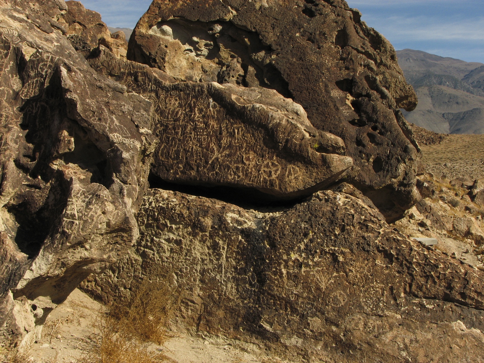 petroglyph rock etching free photo