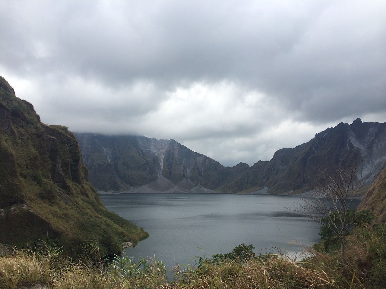 philippines crater scenery free photo