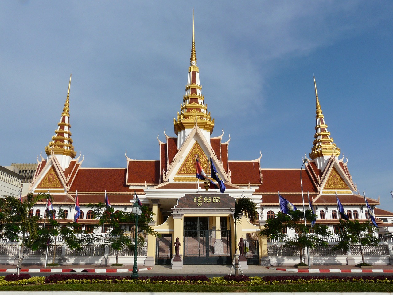 phnom penh government palace cambodia free photo