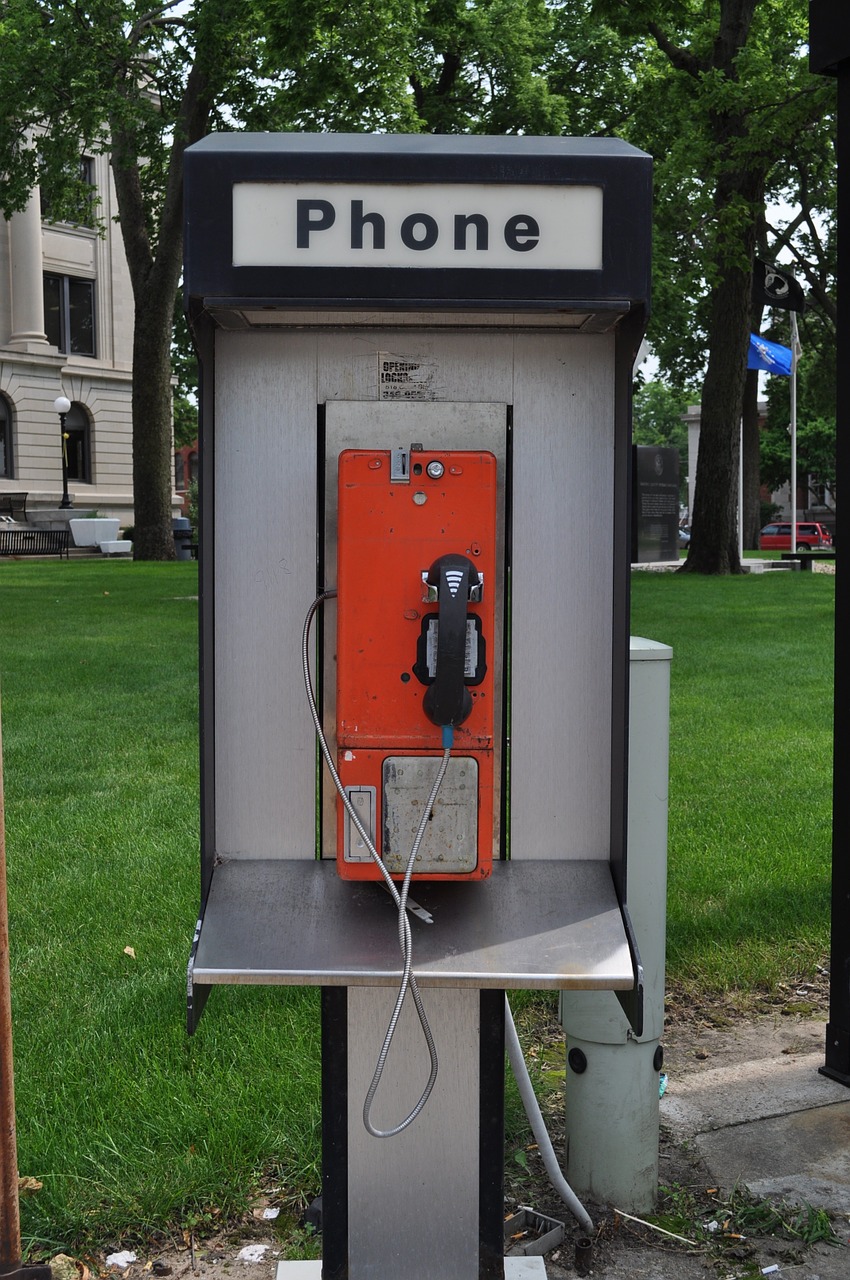 phone booth telephone free photo