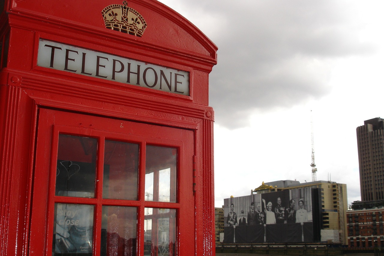 phone booth telephone house london free photo