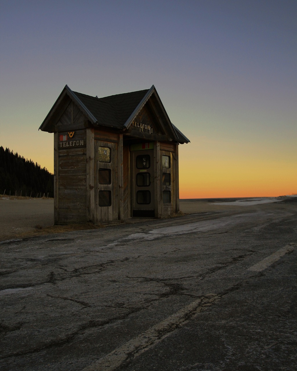 phone booth austria wine level free photo