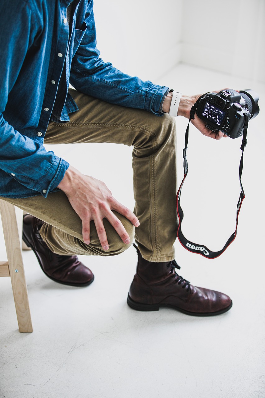 photographer working studio free photo