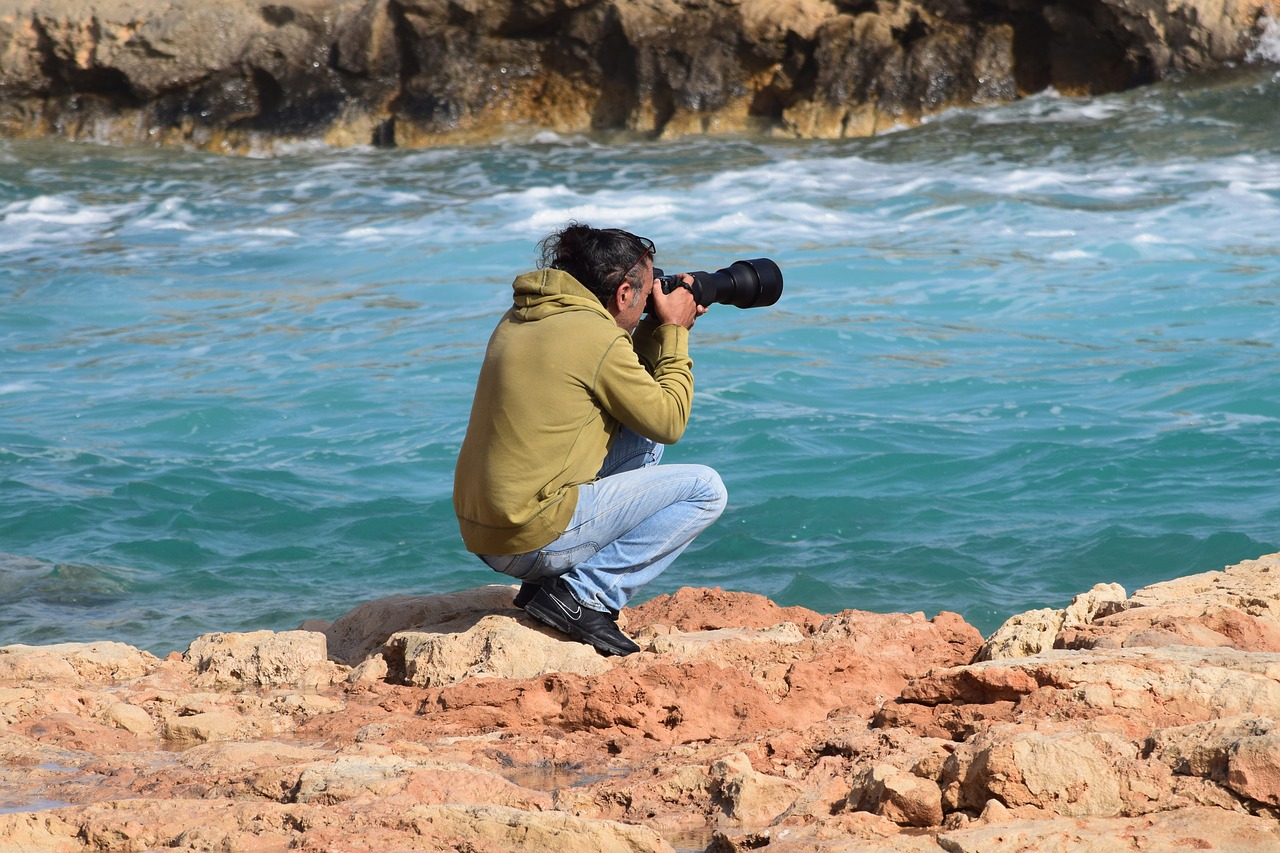 photographer photo shooting sea free photo