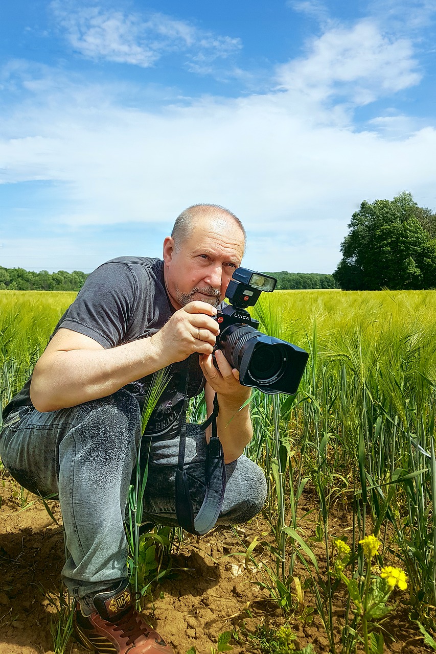 photographer  camera  rye free photo