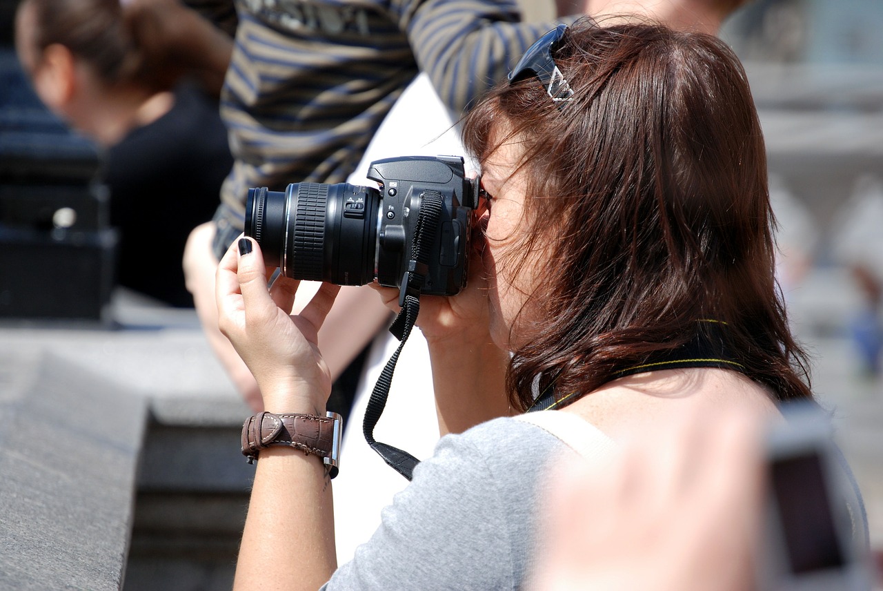 photographer woman young free photo