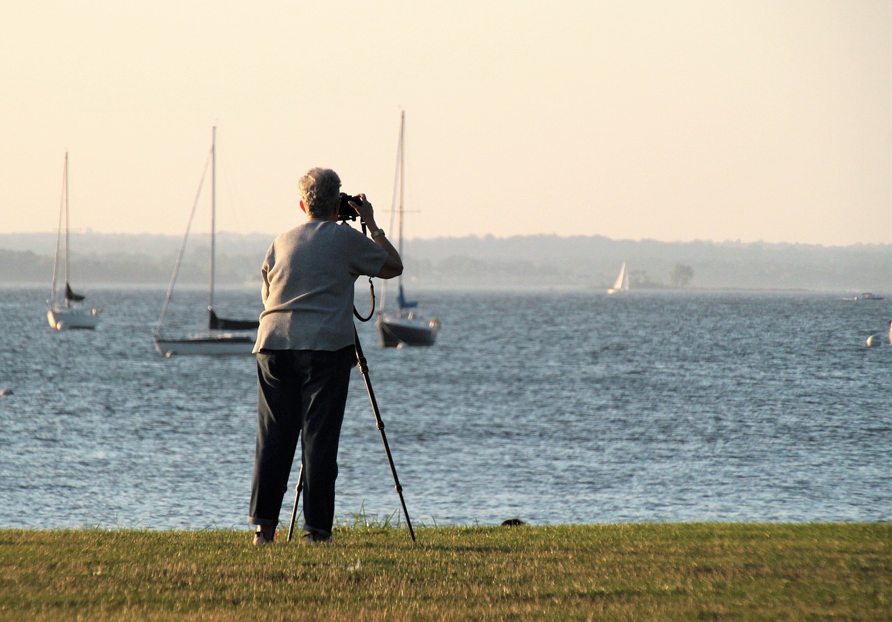 photographer  woman  bay free photo