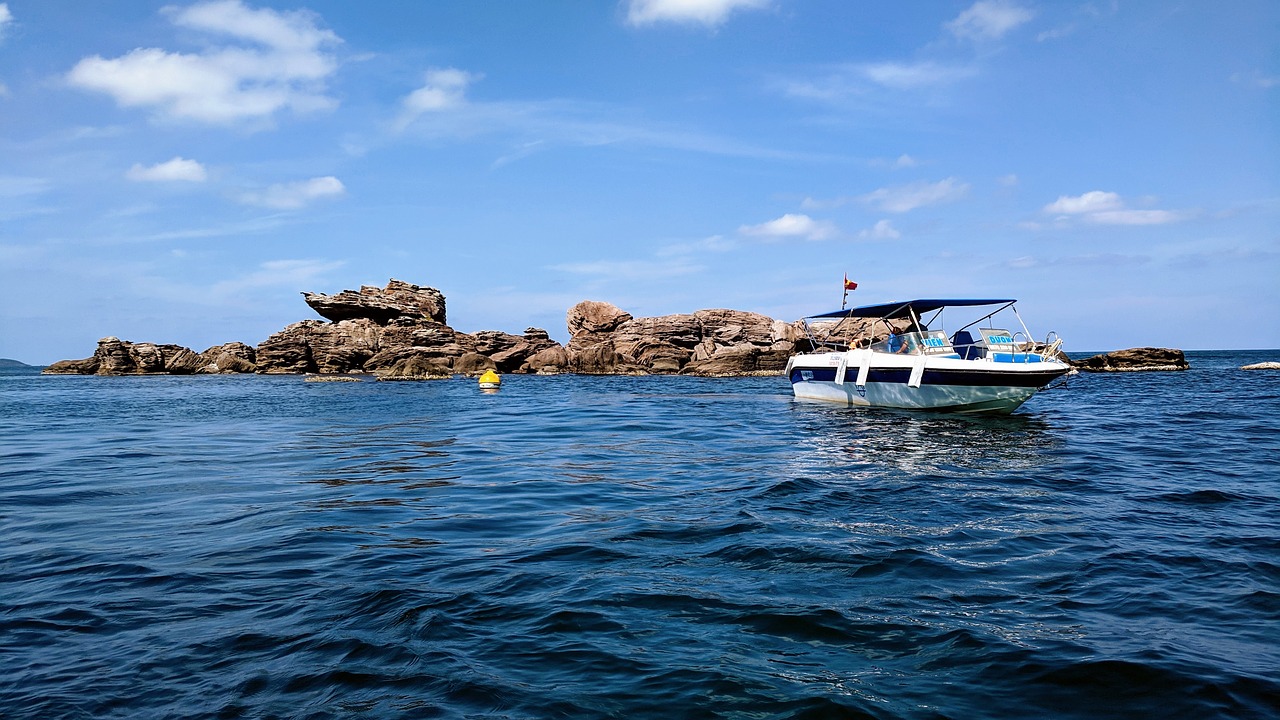 phu quoc  vietnam  boat tour free photo