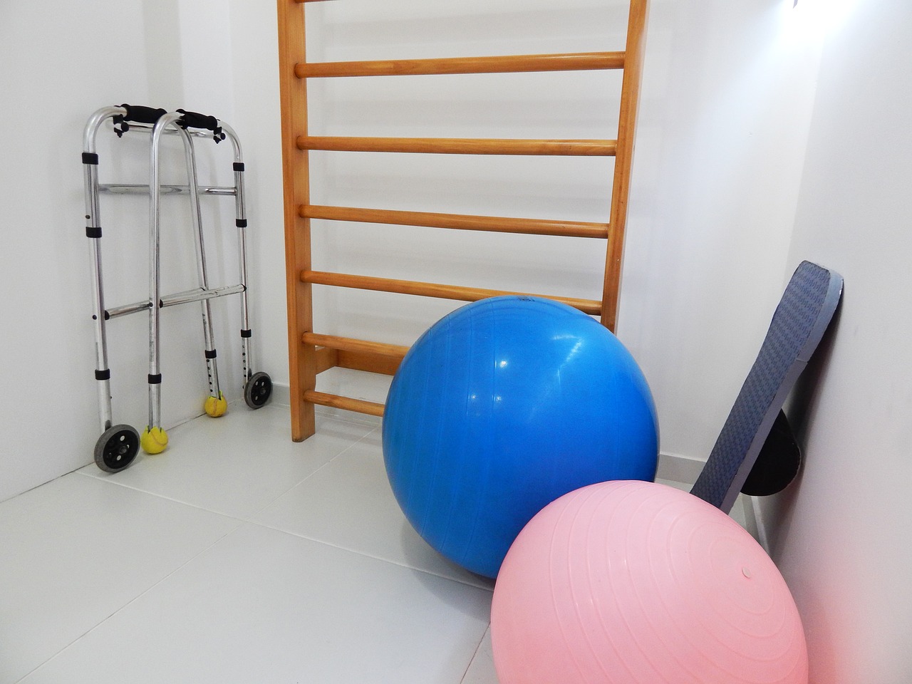 physical therapy pilates office free photo