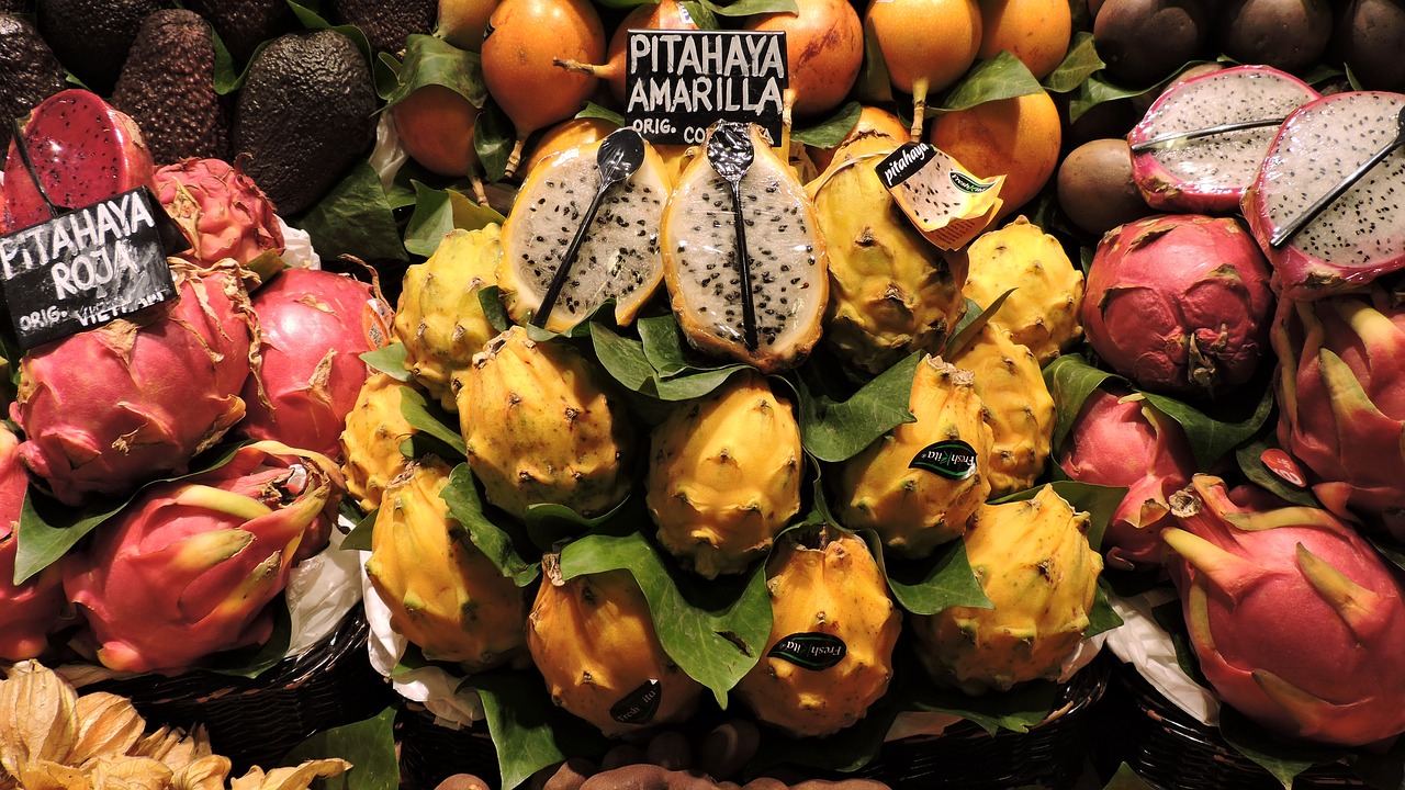 phytaya market fruit free photo