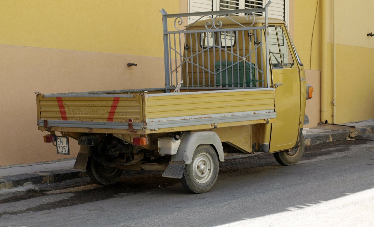piaggio commercial vehicle italy free photo