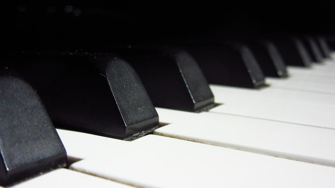 piano keys close free photo