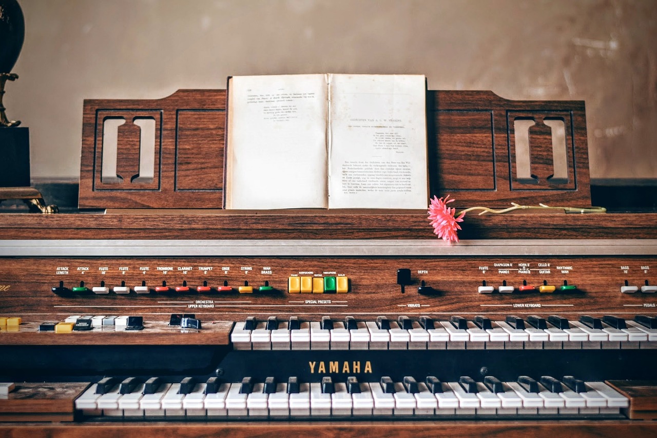 piano piano keys instrument free photo
