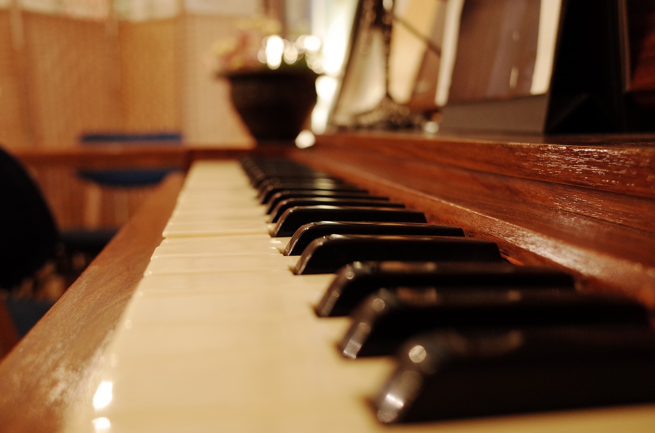piano cafe keyboard free photo