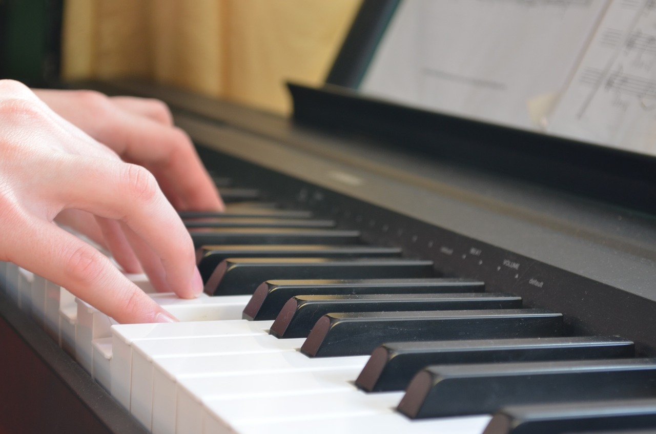 piano music keys free photo