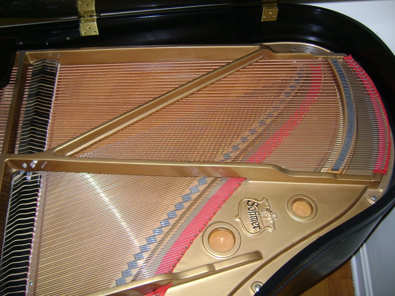 piano strings interior free photo