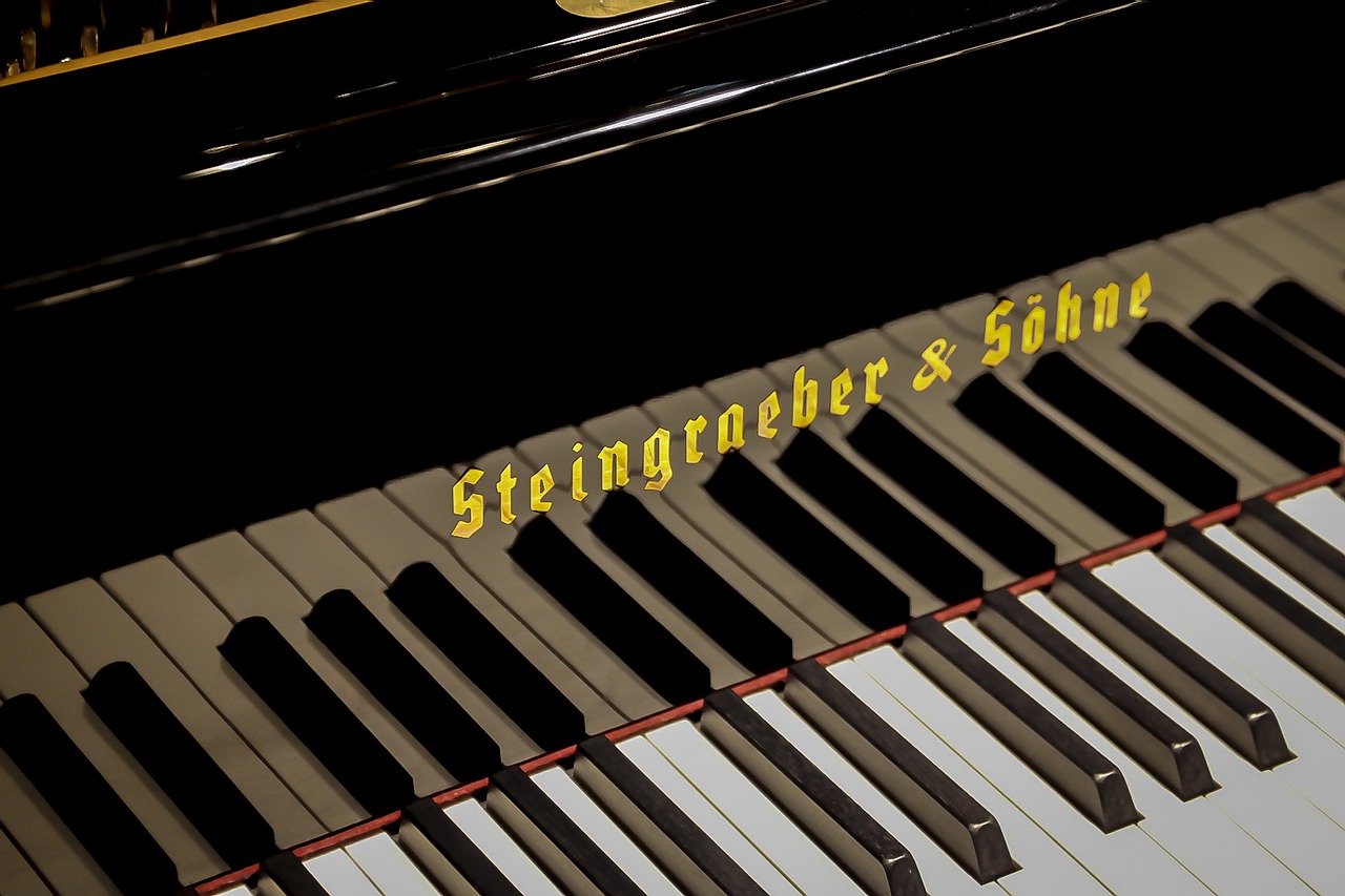 piano instrument keys free photo