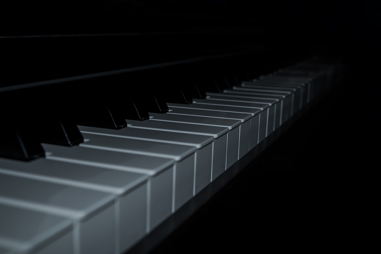 piano keys piano keyboard free photo