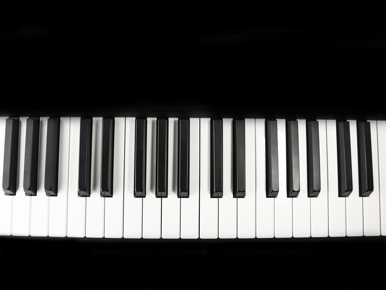 piano keys keyboard free photo
