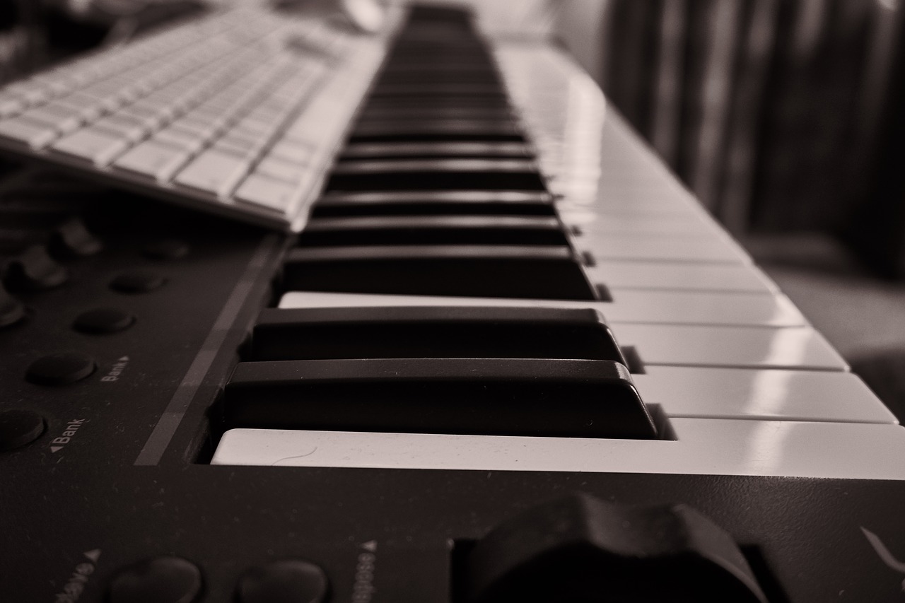 piano keyboard music free photo