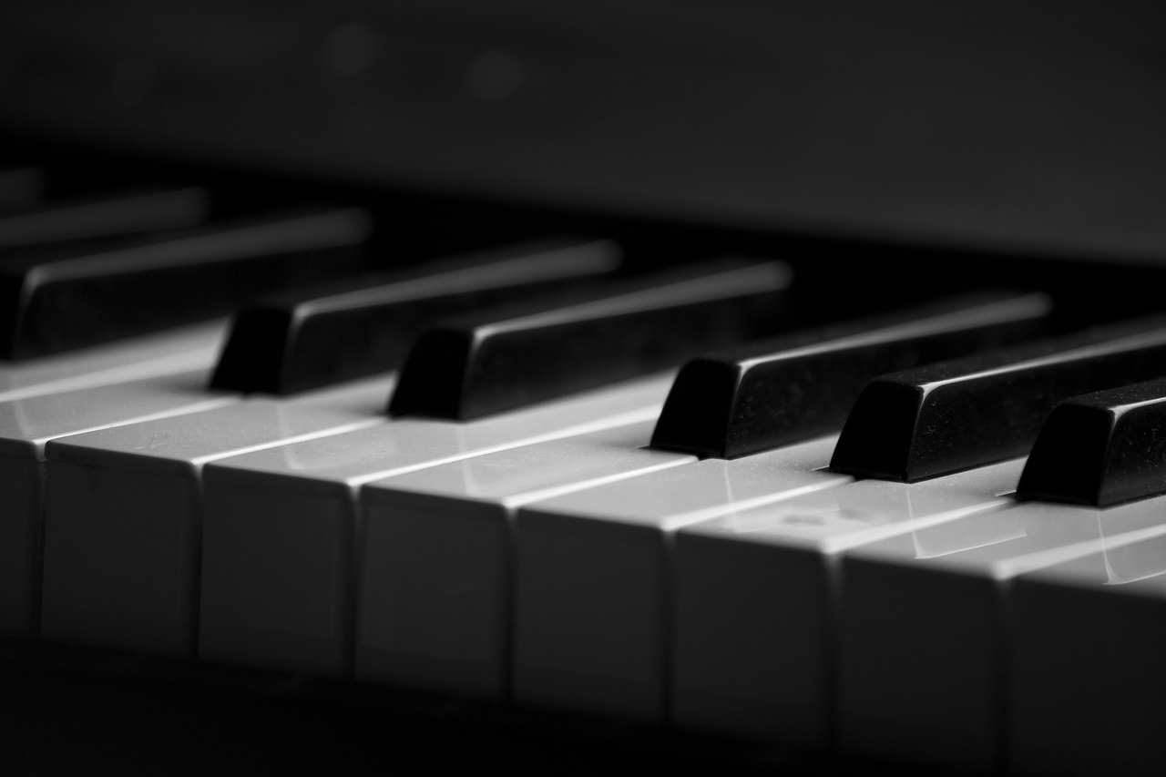 piano piano keyboard piano keys free photo