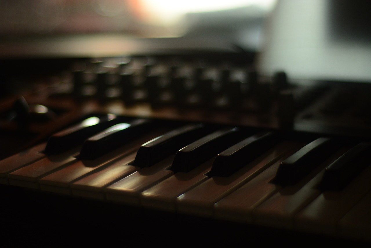 piano keyboard music free photo