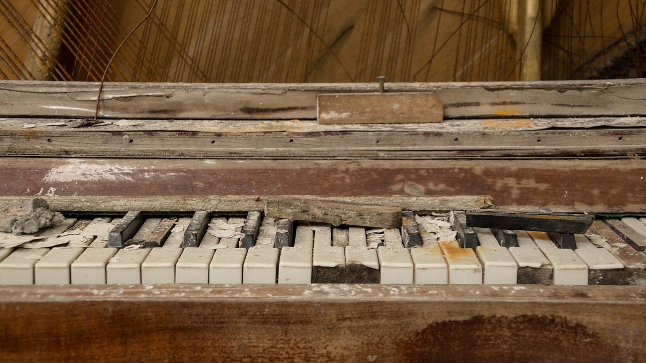 piano  broken  destroyed free photo