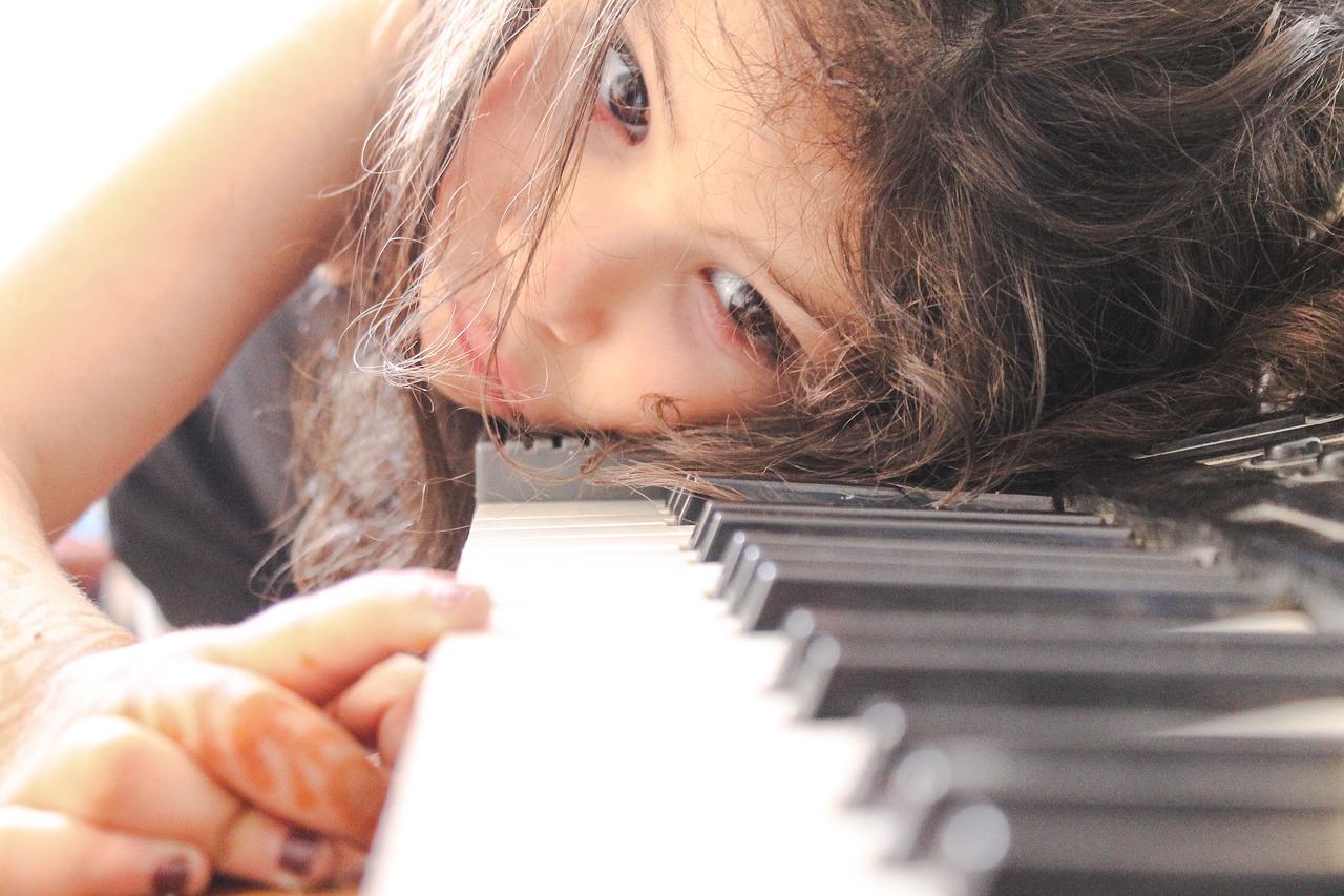 piano  music  girl free photo