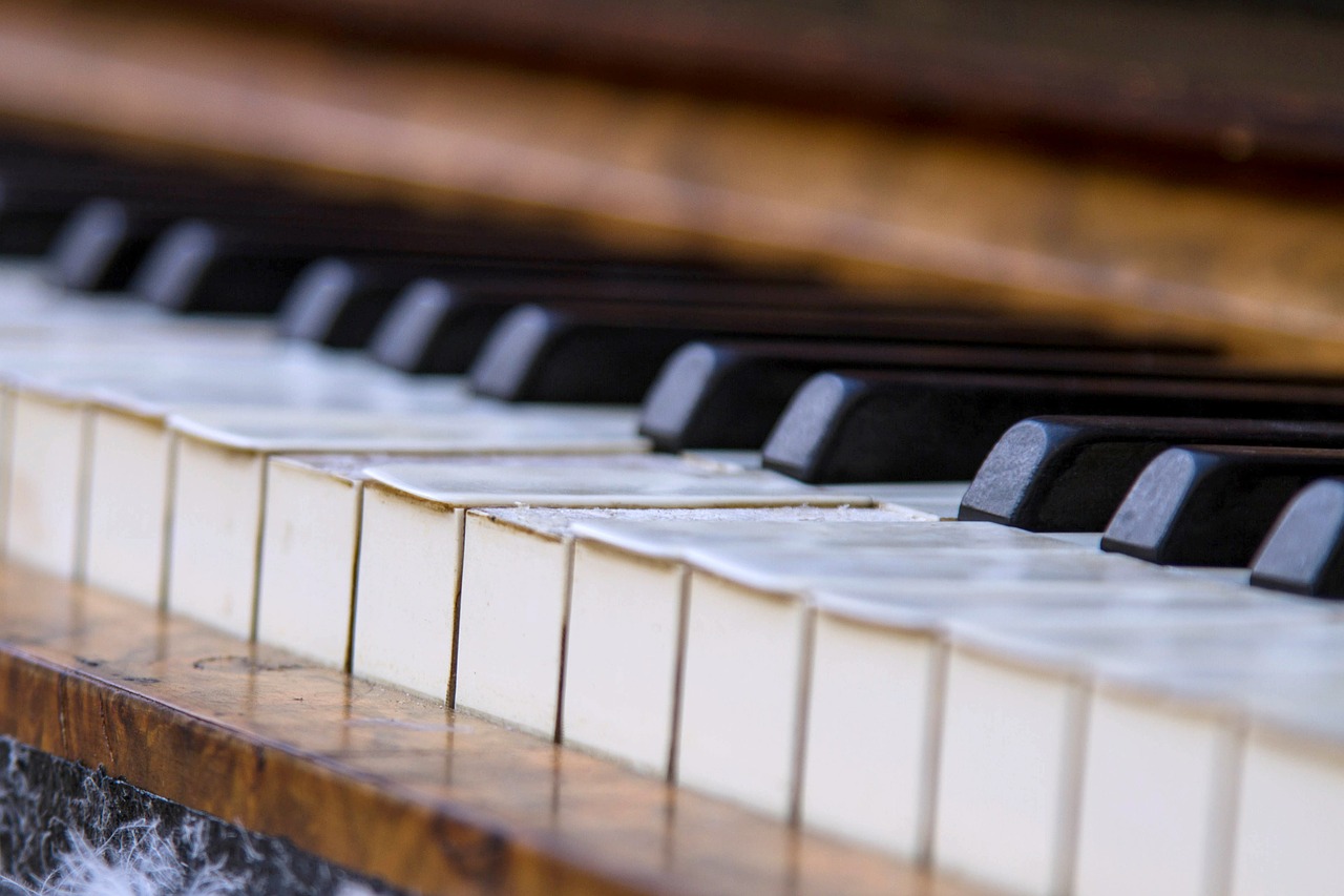 piano music keys free photo