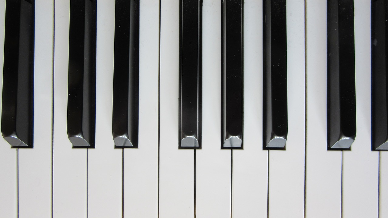 piano keys close free photo