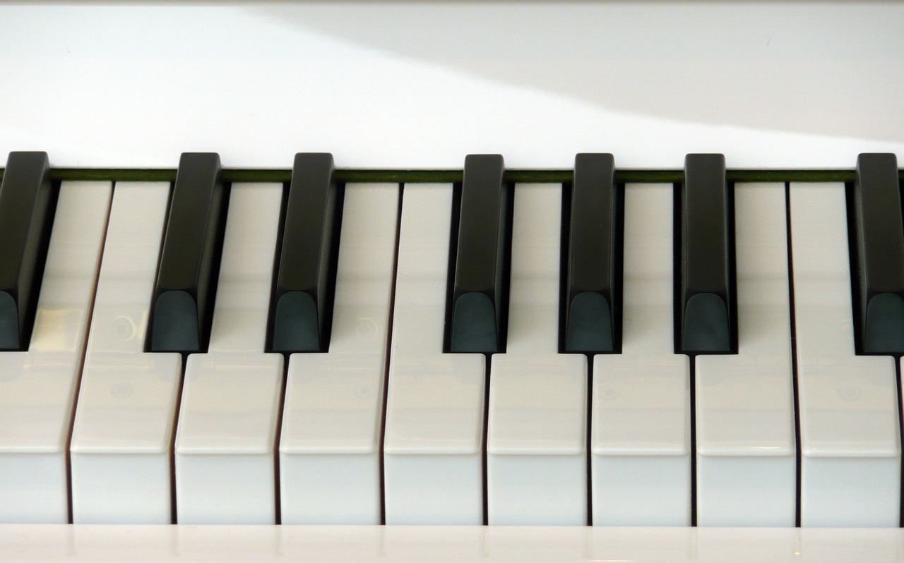 piano piano keyboard music free photo