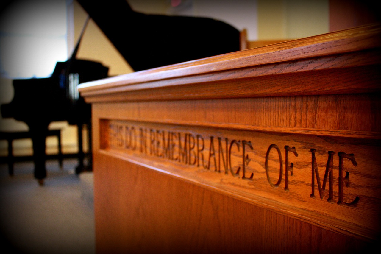 piano communion church free photo