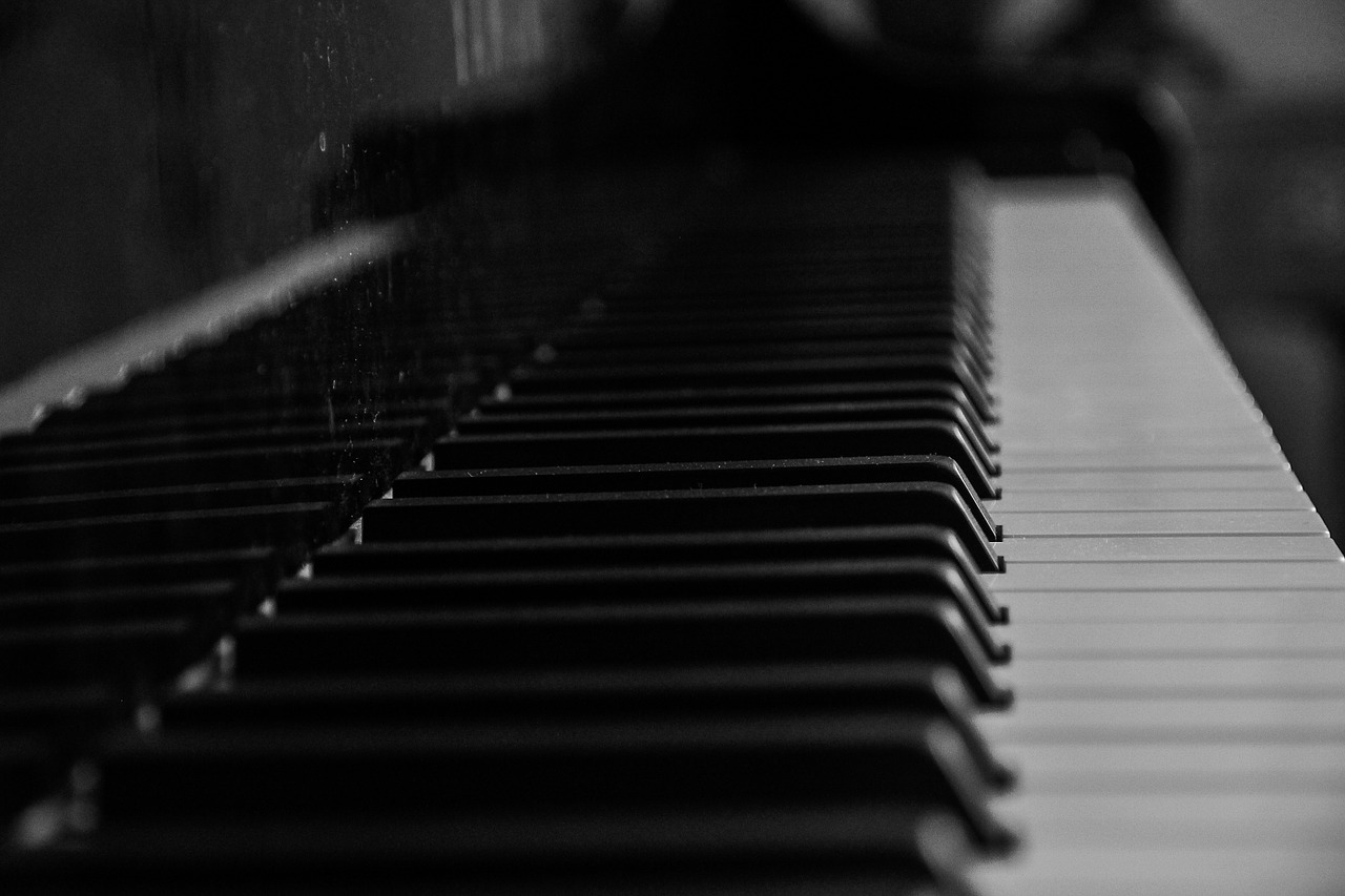 piano keys instrument free photo