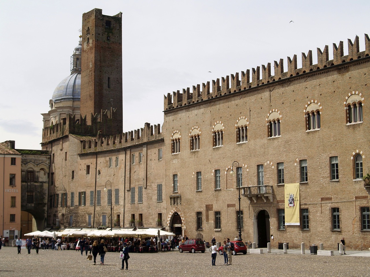 piazza mantova italy free photo