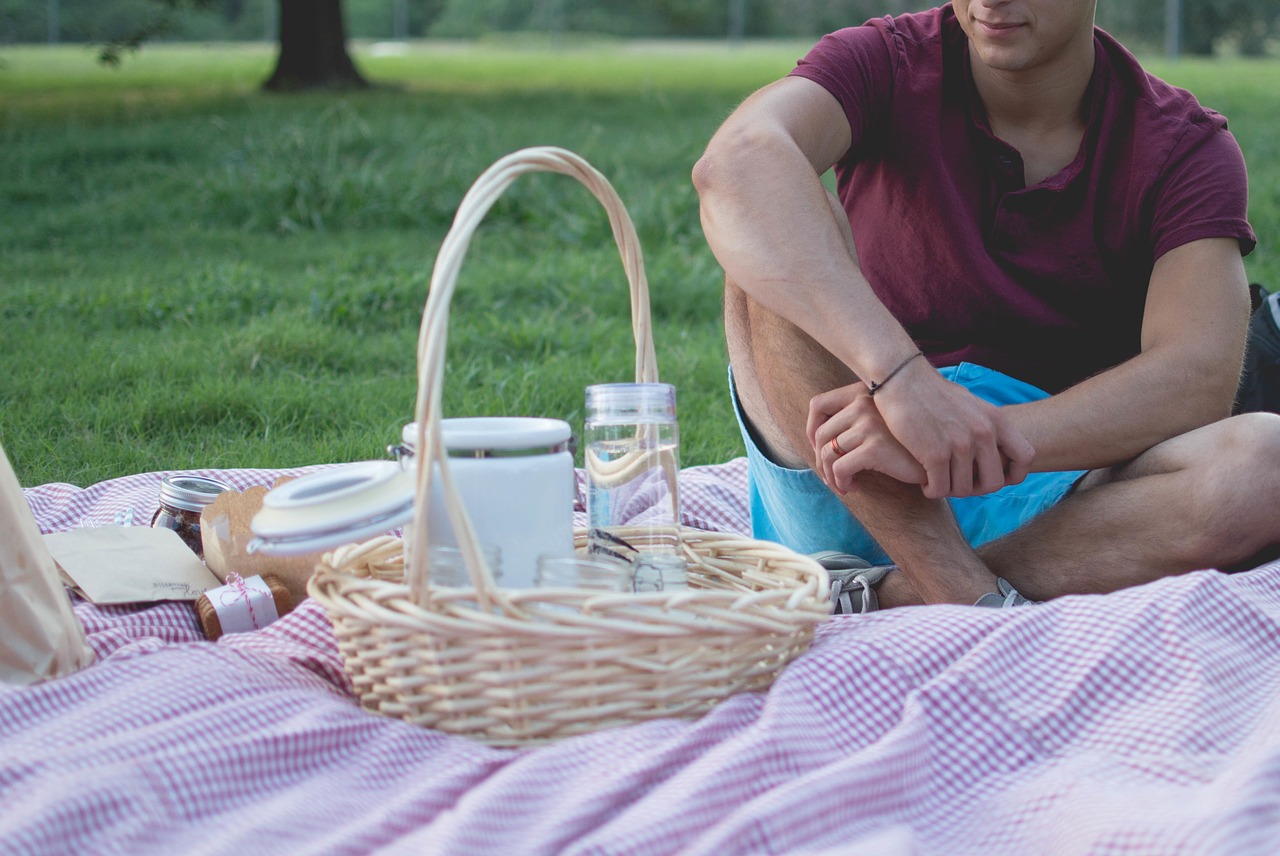 picnic man basket free photo