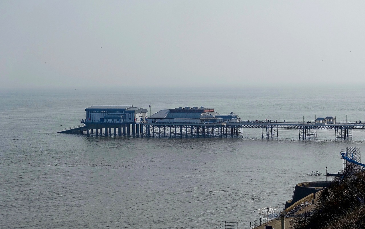 pier jetty cromer free photo